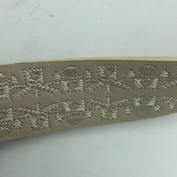 Steve Madden Women’s Belt Color: SAND Medium - Picture 6 of 7